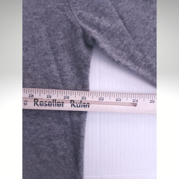 NEIMAN MARCUS Gray Cashmere V Neck With Collar Sweater - Extra Large - Picture 5 of 5